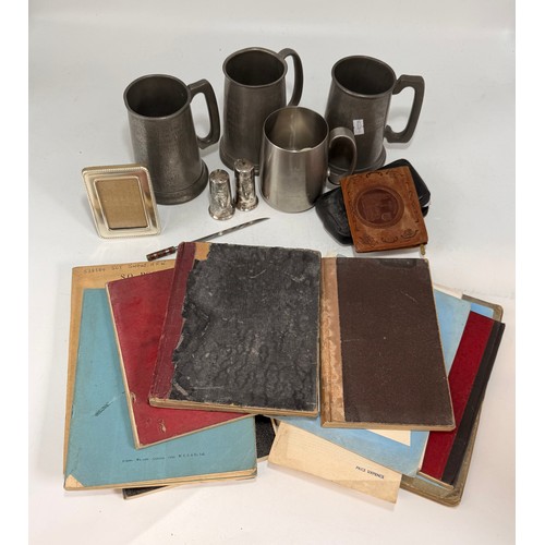 301 - RAF memorabilia incl tankards, notebooks etc