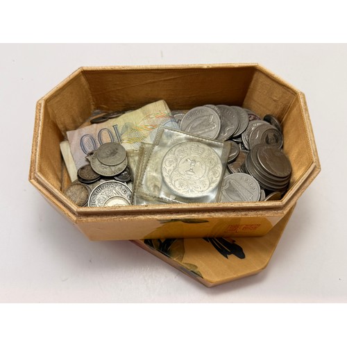 463 - A collection of British copper coins, George III and later, including cartwheel 2 Pence and 1 Penny,... 