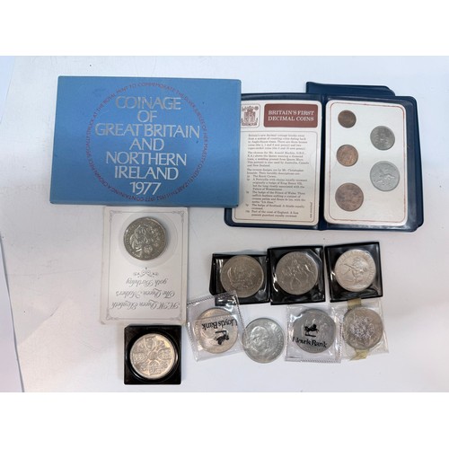 475 - A collection of miscellaneous coins and banknotes, British and foreign, George III and later, includ... 