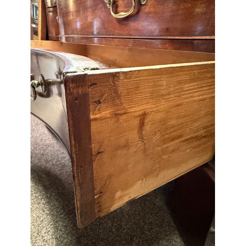 639 - A Regency mahogany serpentine chest of drawers, comprising four drawers with brass swan neck handles... 