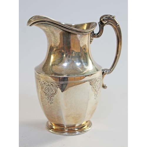 103 - A silver jug, Elkington & Co, Birmingham 1927, wt. 6 1/2oz.