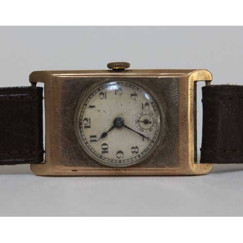 120 - A Swiss Art Deco 9ct gold watch with leather strap, the movement marked 'SS&Co'.