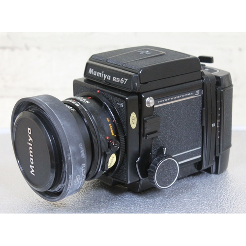 373 - A Mamiya RB67 Professional S medium format camera, with case and accessories.