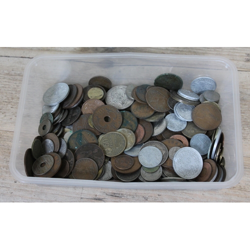 385 - Box of coins