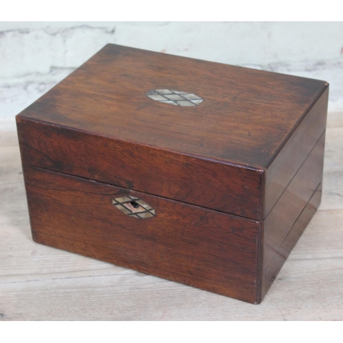 76 - A 19th Century mahogany workbox, length 28cm.