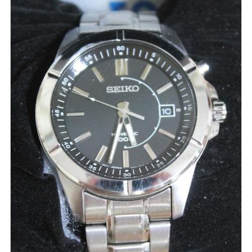 96 - A Seiko Kinetic 100M stainless steel wristwatch with box.