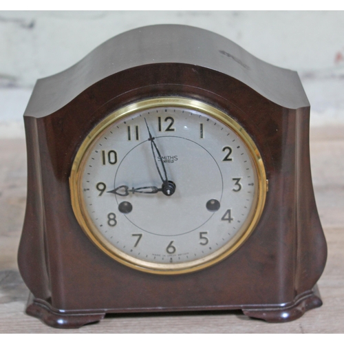 87 - A Smiths Enfield bakelite clock.