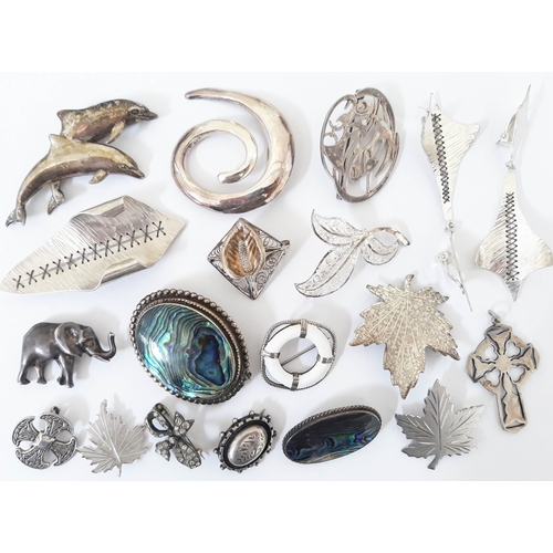 133 - A group of mainly siler brooches and a pair of contemporay silver earrings, various silver marks, gr... 