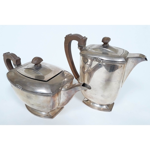 119 - Art Deco silver coffee and tea pots, Frank Cobb & Co, Sheffield 1946, gross wt. 42 1/2oz.