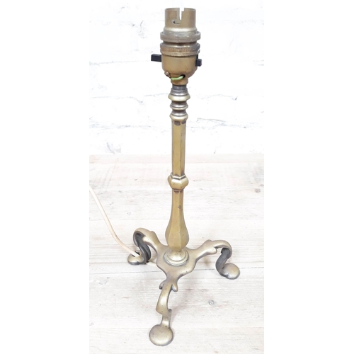 63 - A brass Pullman style railway table lamp, height 32cm.