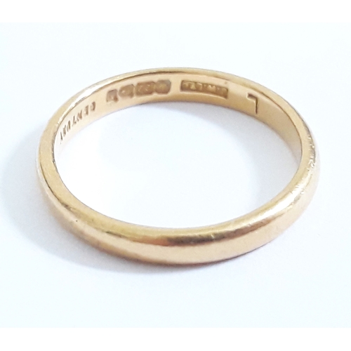 207 - A hallmarked 22ct gold wedding band, wt. 2.8g, size J.