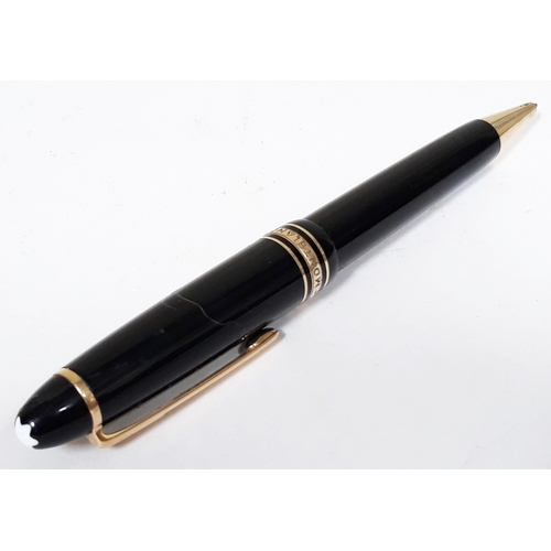 384 - A Montblanc Meisterstuck ball point pen.