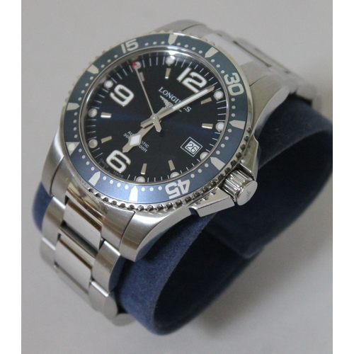 175 - A Longines Hydro Conquest Automatic stainless steel wristwatch, navy blue dial with luminous inlaid ... 