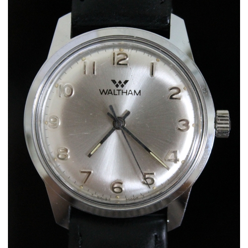 221 - A vintage Waltham stainless steel wristwatch, diam. 33mm, later leather strap.