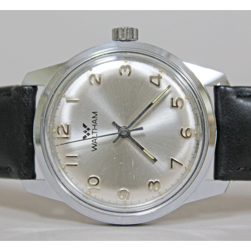 221 - A vintage Waltham stainless steel wristwatch, diam. 33mm, later leather strap.