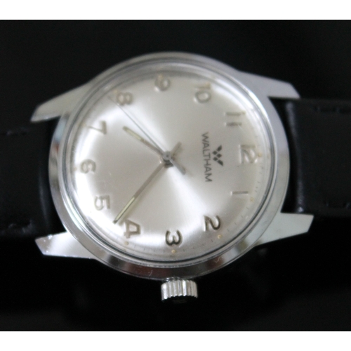 221 - A vintage Waltham stainless steel wristwatch, diam. 33mm, later leather strap.