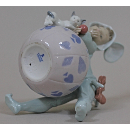 310 - A Lladro Mischievous Mouse figure no 5881, height 15.5cm.