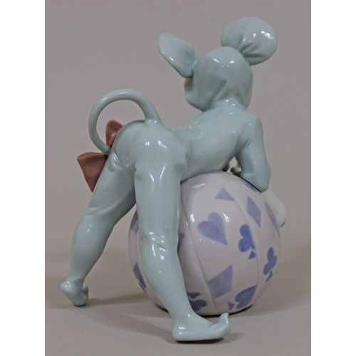 310 - A Lladro Mischievous Mouse figure no 5881, height 15.5cm.