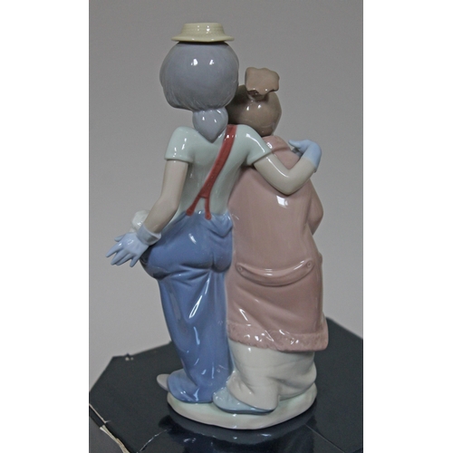 335 - A Lladro porcelain figure 'Pals Forever' number 7686, height 22cm, with box.