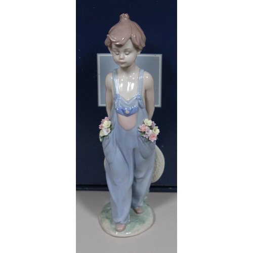 337 - A Lladro figure 'Pocket Full of Wishes' number 7650, height 25cm, with box.