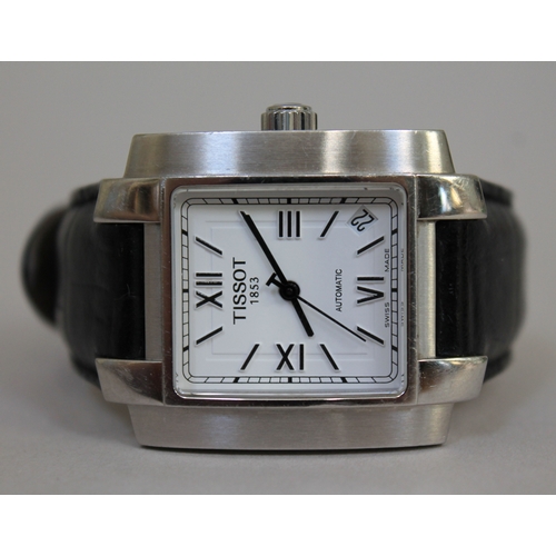 257 - A Tissot automatic stainless steel wristwatch with date dial and leather strap, width 33mm.