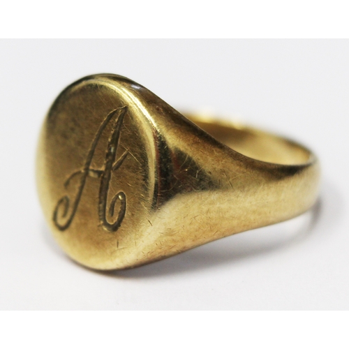 112 - A hallmarked 9ct gold signet ring, size L, gross weight 5 grams.