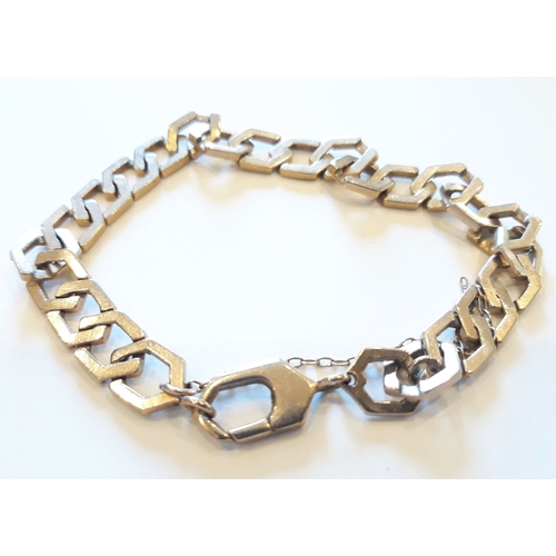 180 - A hallmarked 9ct gold link bracelet, length 17cm, wt. 15.4g.