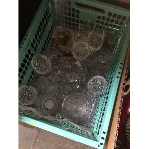 228 - A box of glassware