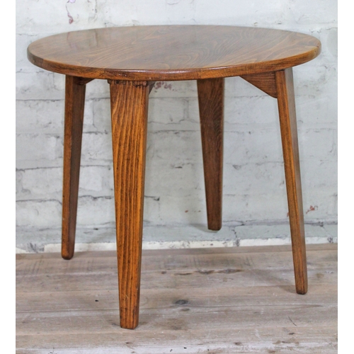 531 - A retro Gordon Russell of Broadway oak round coffee table, height 53cm, diameter 61cm.