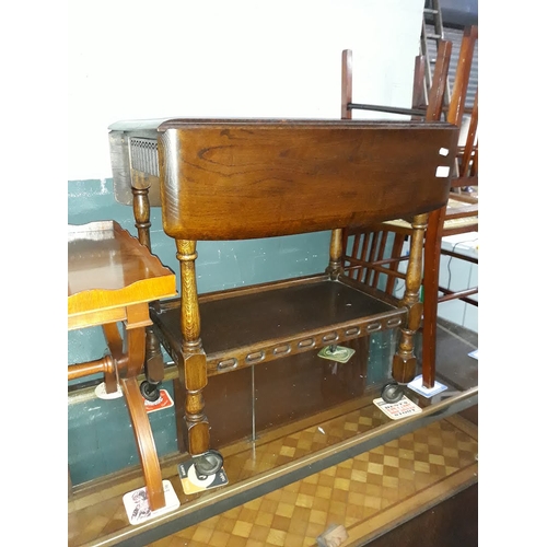 529 - An oak drop leaf trolley