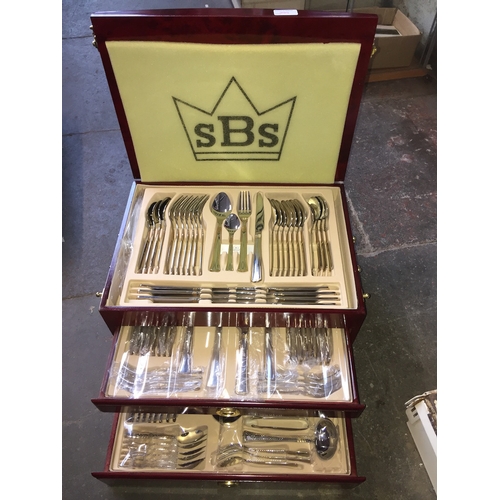 995 - Large canteen of cutlery by SBS International