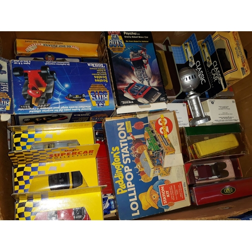 254 - A box of boxed model cars