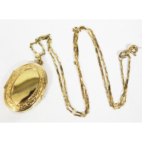 139 - A hallmarked 9ct gold chain with locket pendant, chain hallmarked on clasp and loops, locket unmarke... 