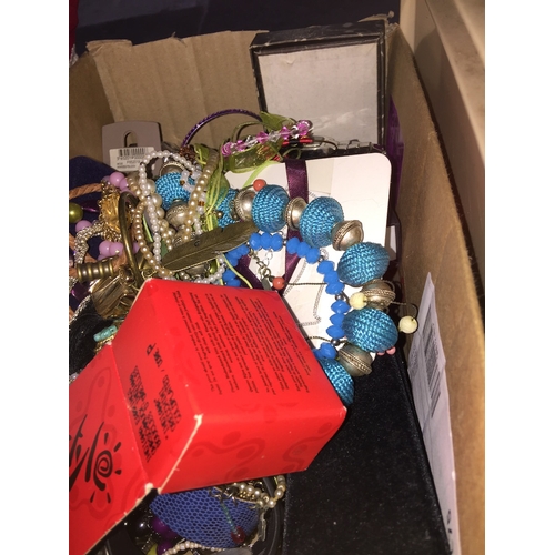 1001 - Box of costume jewellery