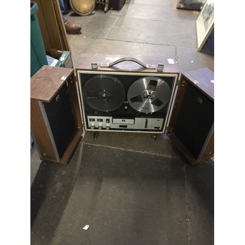 200 - A Toshiba reel to reel player