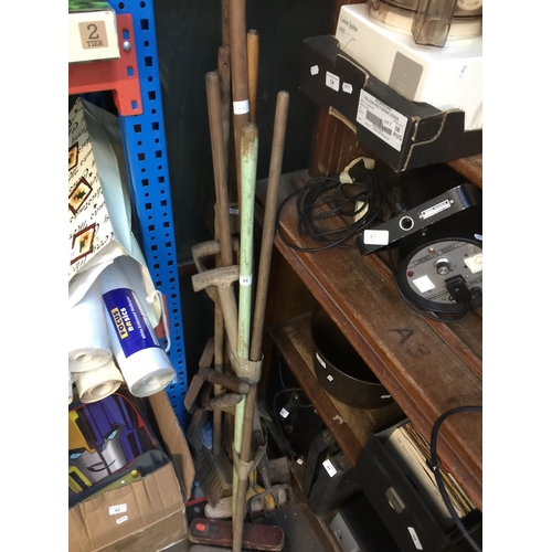 64 - 2 bundles of garden tools