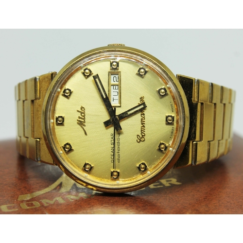 107 - A gentlemans Mido Commander Ocean Star Dataday stainless steel gold tone wristwatch on stainless ste... 