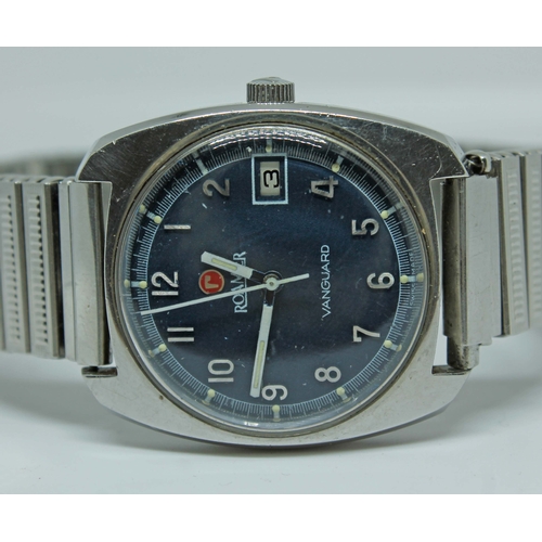 113 - A unisex Roamer Vanguard stainless steel mechanical wind wristwatch, ref. 802.2120.317, blue signed ... 