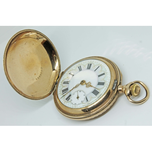 131 - A late 19th century gold plated American Waltham Watch Co hunter pocket watch, 15 jewel, serial numb... 