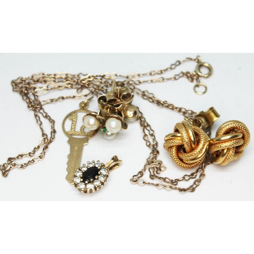 165 - A mixed lot of 9ct gold jewellery comprising two pairs of earrings, a pendant set with various stone... 