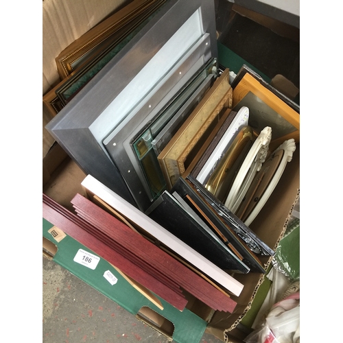 186 - A box of picture frames