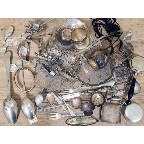 166 - A mixed lot of silver, white metal and silver plated items, mainly foreign, various marks.