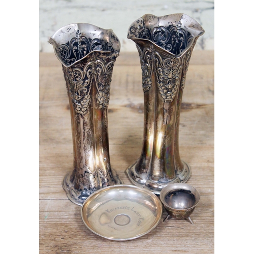 191 - A mixed lot of hallmarked silver comprising a pair of vases, a dish and a salt.