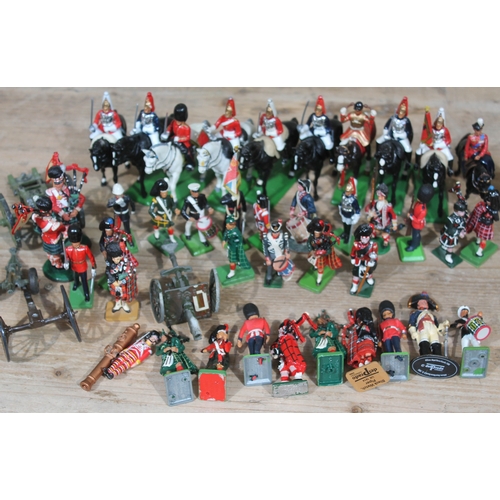 507 - A quantity of mainly Britian's and similar metal soldiers.