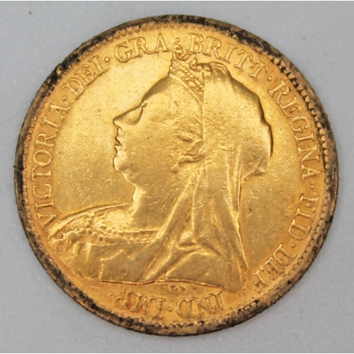 221 - Victoria 1900 half sovereign.