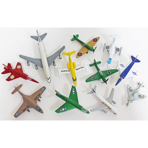 321 - A collection of 11 die cast model planes, mainly matchbox.