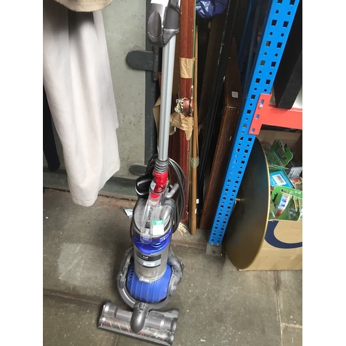 102 - A Dyson DC24 upright vac.(Brush Roller does not work)