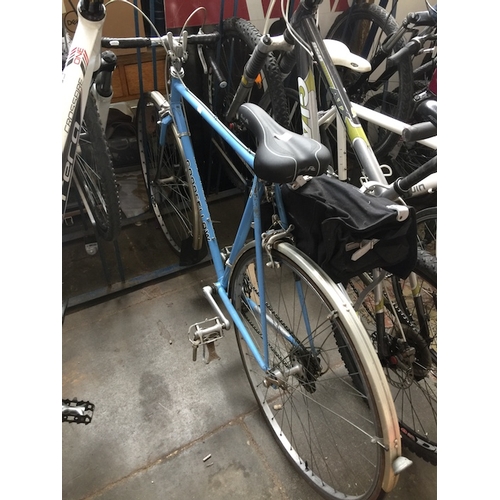 64 - A Goodfellow men's road bike