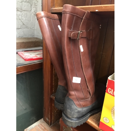 A pair of Hunter Crown hunting or fishing boots - size 13