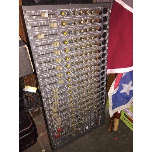 66 - A Studiomaster Diamond 16-2 mixer.